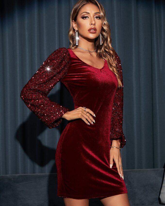 Robe de soirée rouge bordeaux courte en velours manches longues avec paillettes col rond